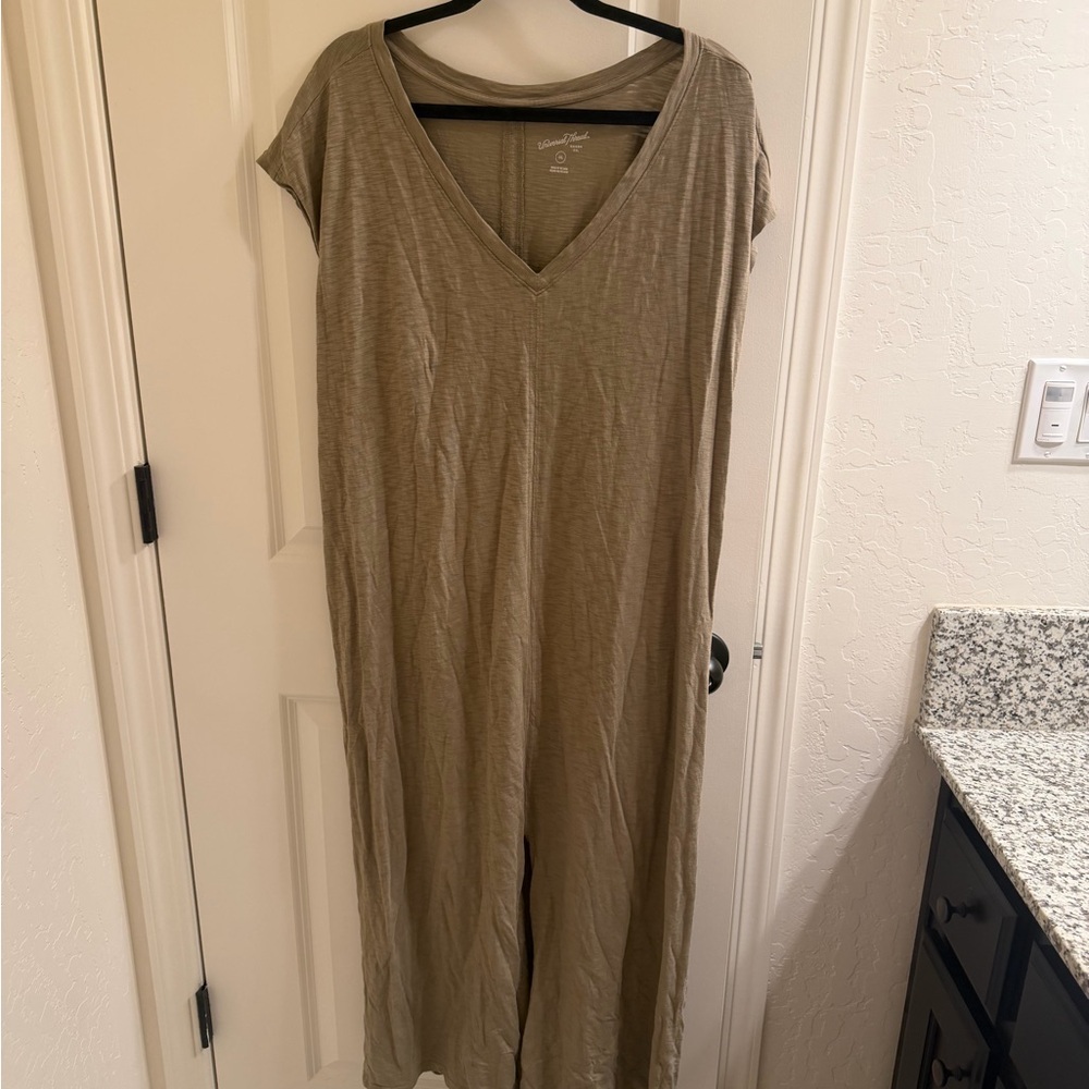 V-neck Casual dress in Olive Taupe